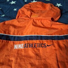 ナイキウインドブレーカーの画像