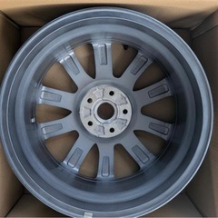 新品未使用　マツダ3 純正ホイールの画像