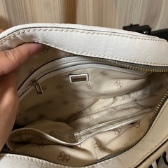 GUESS バッグの画像