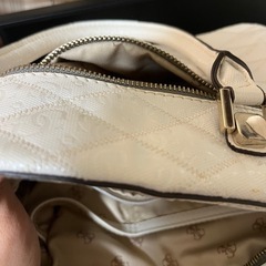 GUESS バッグの画像