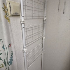 スチール飾り棚　の画像