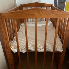 ベビーベッドの画像