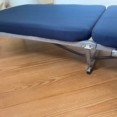 折りたたみベッドの画像