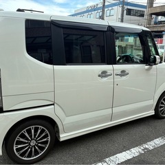 車検2年付き　極美車　NBOXカスタム　ターボ4WD 最上級グレード　の画像