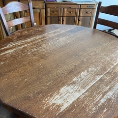 ダイニングテーブルと椅子(4)の画像