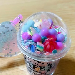 ハンドメイド　キーホルダー　カフェ　ドリンク　ビーズ　キラキラの画像