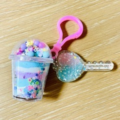 ハンドメイド　キーホルダー　カフェ　ドリンク　ビーズ　キラキラの画像