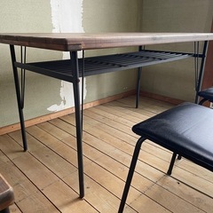 ダイニングテーブル&チェア
の画像