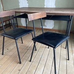 ダイニングテーブル&チェア
の画像