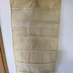 ハンカチ、給食袋などの収納ラックの画像