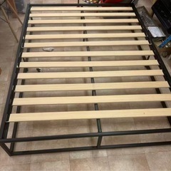 ベッドフレームの画像