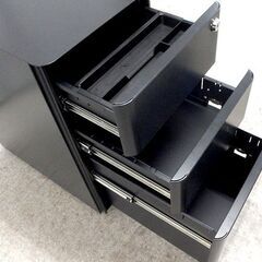 スリムワゴン 3段 シリンダー錠 オールロック スチールワゴン 袖机 幅30cm ブラック キャスター付き ☆ 札幌市北区屯田 の画像
