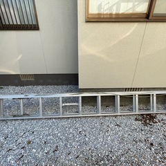 伸縮性アルミハシゴの画像