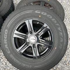 ハイエース　195/80R15 スタッドレスセットの画像