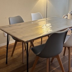 【急募】4人掛け足場板テーブル（アイアン脚）透明テーブルクロス付きの画像