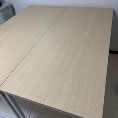 シンプルデスク2台+オフィスチェア2台 ワークデスク モニターアーム対応 幅140cm 奥行60cm ライトブラウンの画像