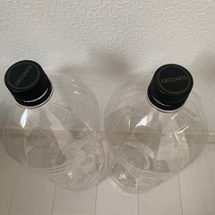 【空のペットボトル】4リットル2本の画像