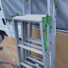 🔴山口市、屋根・階段・凸凹地など用の脚立¥2万位⇒¥5500/台🔴置いたら自動的に位置が決まる❗👍の画像