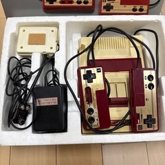 
任天堂 ファミリーコンピュータ の画像