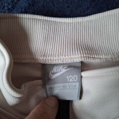 NIKEジャージ　120の画像