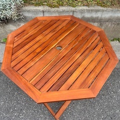 八角形折りたたみテーブルの画像