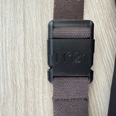 N°21 ヌメロヴェントゥーノ ブラック ボディバッグの画像