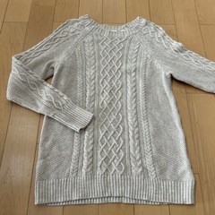 レディースL トレーナーとGAPセーターの画像