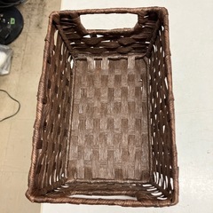 2511-305 ブラウン　かご編みバスケット
の画像