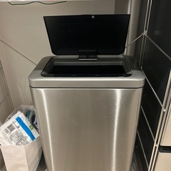 ステンレスゴミ箱の画像