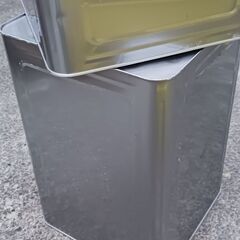 いちあき1斗缶　中は綺麗ですの画像