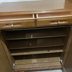 玄関収納棚の画像