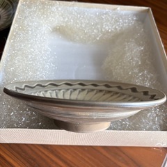 鹿田焼き皿の画像