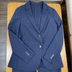 ユニクロ　パンツスーツ　濃紺　S  美品の画像