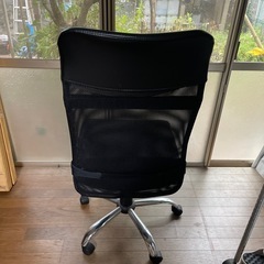 ブラック　昇降付きイス　の画像