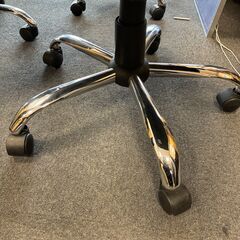 黒の事務イス4本セット8000円（状態・動作良好）の画像