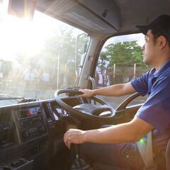 【日勤】収集・運搬ドライバー（月給30万円以上／完全週休2日制／昇給・賞与あり／福利厚生・手当充実）の画像