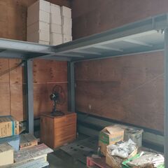 鉄製の棚（業務使用）急募の画像