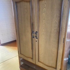 タンスや机など。全部持って行ってくれる方限定の画像