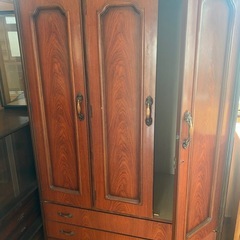 タンスや机など。全部持って行ってくれる方限定の画像