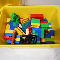 【配送出来ます】レゴ色々 スマイルのおもちゃ箱付きMサイズ （近くなら配送も可能です。宅配もお問合せ下さい）の画像