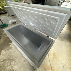 上開き式冷凍庫429L(ヤフオクなどでは70,000円以上です)　の画像