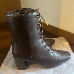 ミオ ノティス MIO NOTIS レースアップヒールブーツ の画像