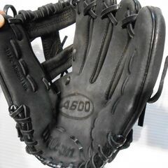【配送出来ます】Wilson 子供用 野球グローブ A600（近くなら配送も可能です。宅配もお問合せ下さい）の画像