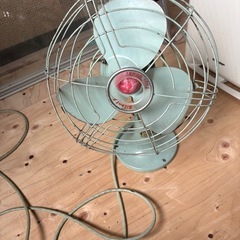 レトロ扇風機、割れあり写真にありの画像