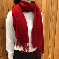 無印良品　毛　ウール100%  ひざ掛けにもなるストールマフラー　赤　レッドの画像