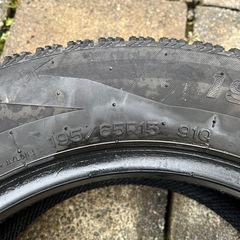 スタッドレスタイヤの画像