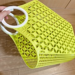 ⭕️レトロ風 カゴ グリーンの画像