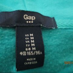 GAP フード付きパーカーMサイズ 2点セット　中古品です。の画像