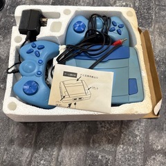 World Famicon Cup ゲーム機 本体とコントローラー2個の画像