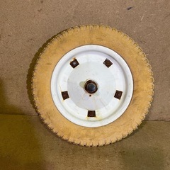 (取り引き中)一輪用「ノーパンクタイヤ」の画像